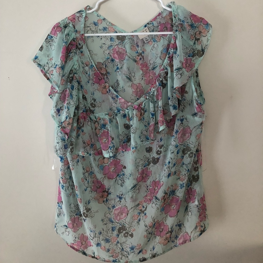 Andeawy sheer blouse in light green with flower